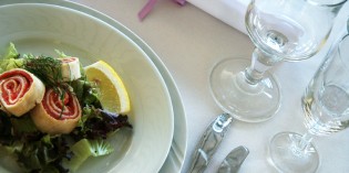 Table and Restaurant Etiquette – 50 Essential Tips