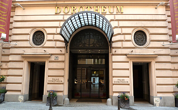 Vienna Dorotheum Palais - antique shop