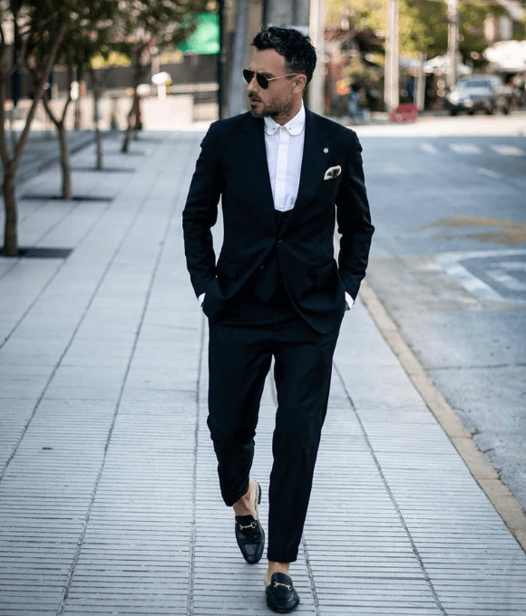 gentlemen with a black outfit