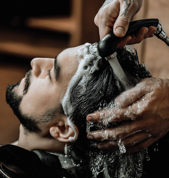 Man wahing a hair