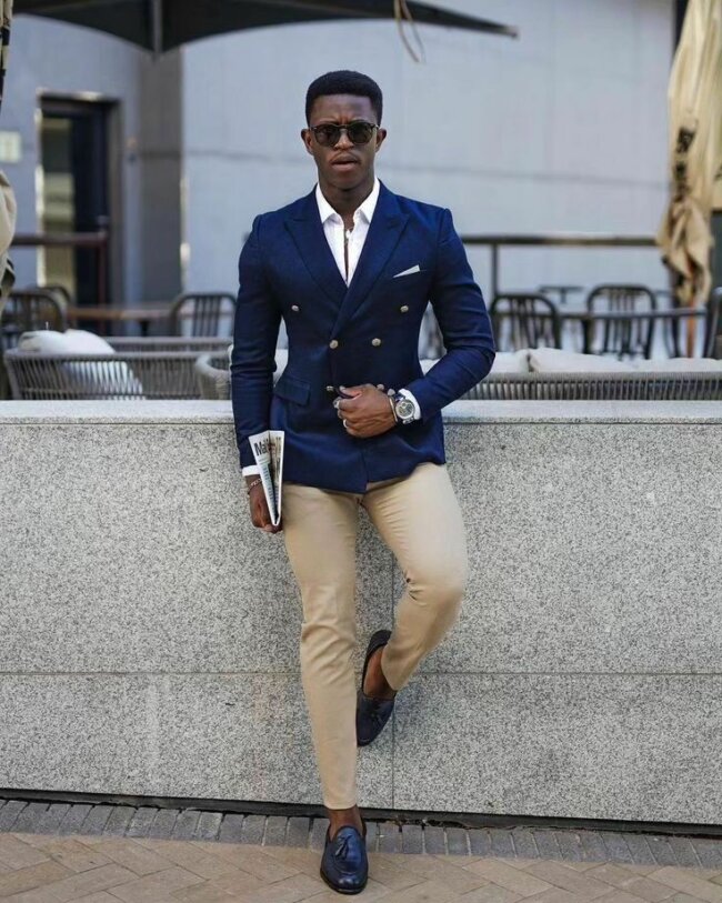 A relaxed yet refined look with double-breasted blazer and chinos. 
