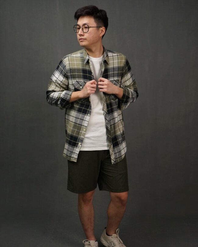 A flannel shirt with a laib-back vibe, perfect for summer. 